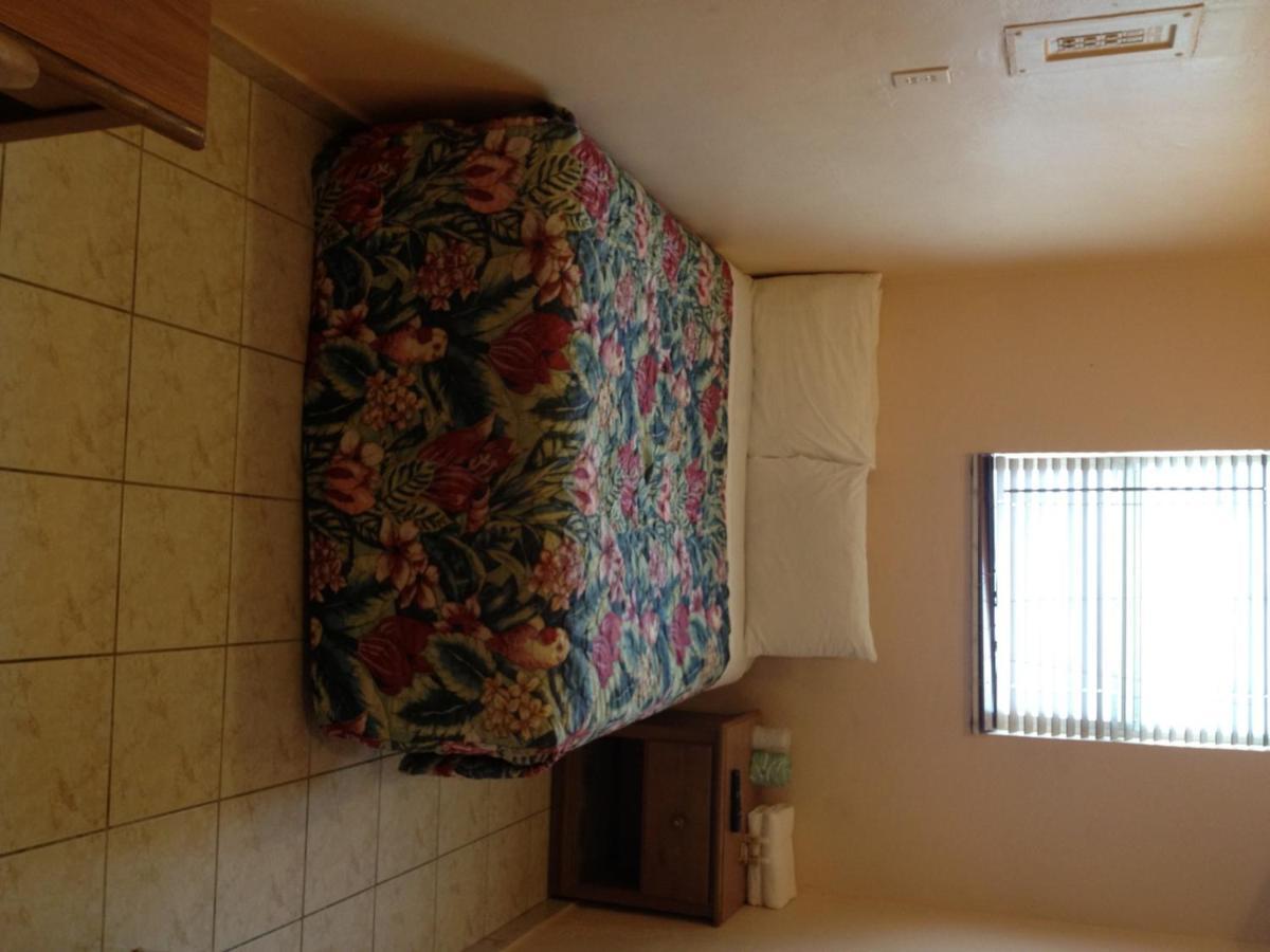 Collins Avenue Hostel Miami Beach Extérieur photo